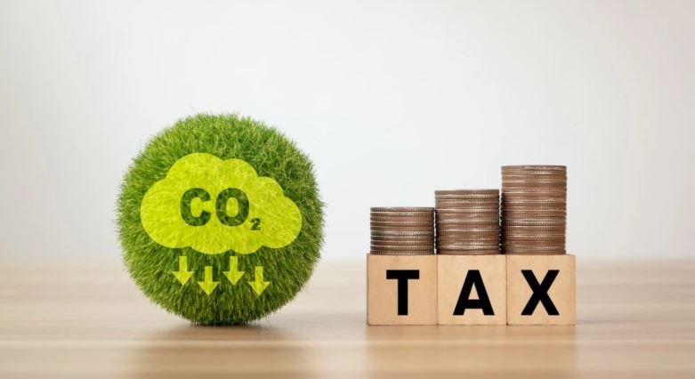 The Carbon Tax Debate: Will it Actually Lower Canada’s Emissions by 2030?