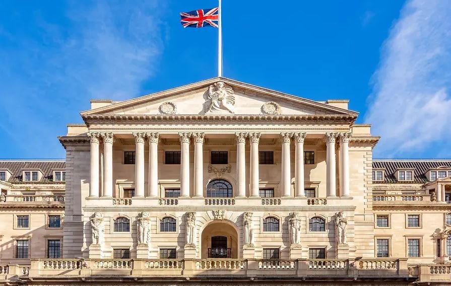 Energy Bills and Empty Shelves: The Economic Fallout of a Regional War for UK Households.